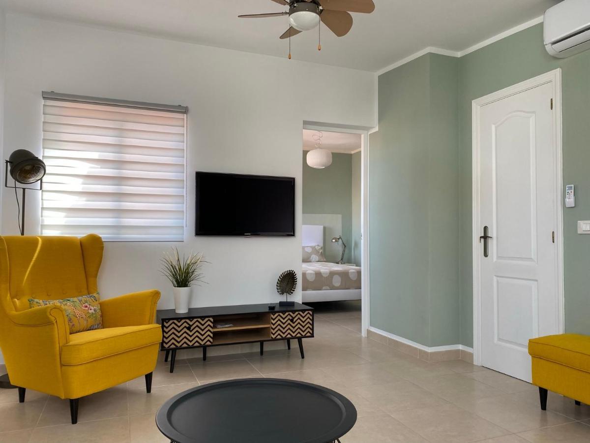 סן מיגל דה אבונה Juangy'S Apartments In Las Adelfas Golf Del Sur מראה חיצוני תמונה